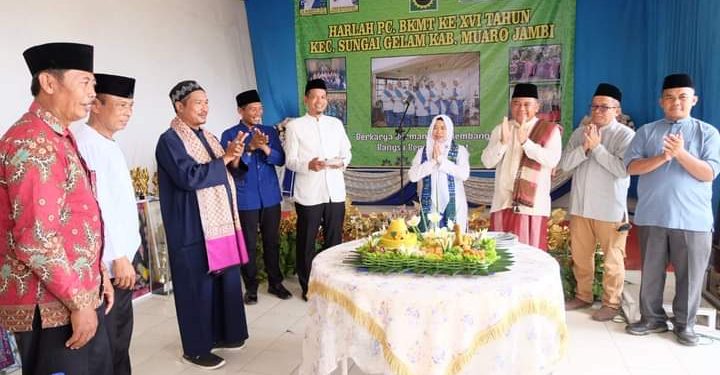 Sekda Budhi Hartono Hadiri HUT Ke-16 BKMT Kecamatan Sungaigelam