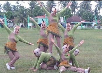 Sambut Hari Ibu ke- 95, Emak-emak RT 02/01 Tampil Memukau Penonton 