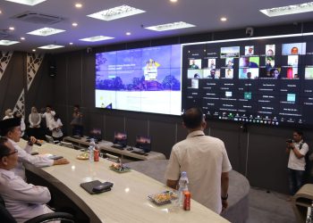 Gubernur Al Haris Sapa Pemerintah Desa Penerima Bantuan Internet Desa