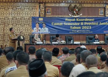 Gubernur Al Haris : Hadapi Pemilu, Camat Harus Netral dan Mampu Jaga Daerah Dengan Baik