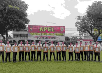 Berhasil Ungkap Kasus Narkotika Jenis Sabu Seberat 52,4 Kg, Kapolda Jambi Berikan Penghargaan