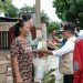 Tinjau Banjir di Sijenjang dan Seberang Kota Jambi, Gunakan Perahu Gubernur Al Haris Antar Bantuan ke Rumah Warga