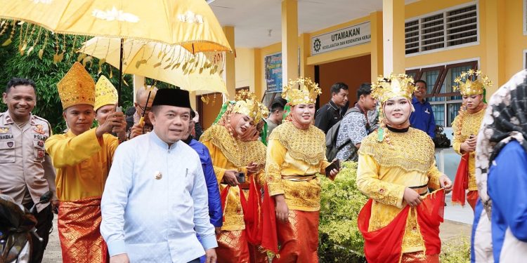 Kunjungi SMK 8 Bungo, Gubernur Al Haris Dicurhati Guru Soal PPPK dan Alat Praktek 
