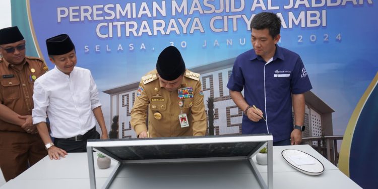 Resmikan Masjid Al Jabbar, Gubernur Al Haris: Gunakan Masjid Sebagai Sarana Pendidikan