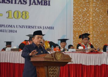 Hadir di Wisuda Unja, Gubernur Al Haris: Generasi Muda Harus Pandai Mencari Peluang
