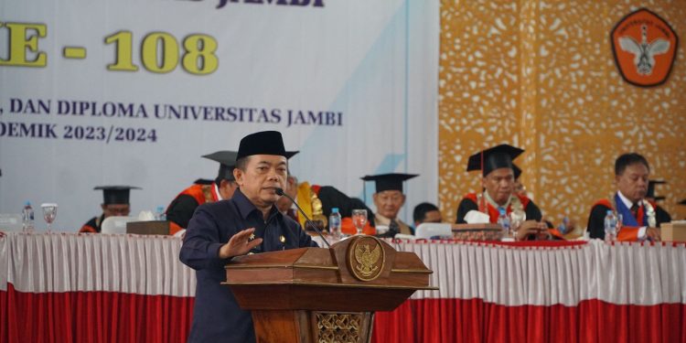 Hadir di Wisuda Unja, Gubernur Al Haris: Generasi Muda Harus Pandai Mencari Peluang