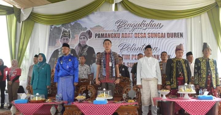 Pj Bupati Muarojambi Hadiri Pengukuhan Pemangku Adat Sungai Duren 