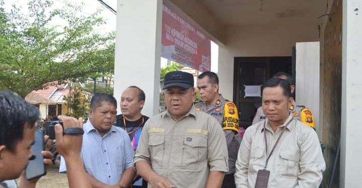 Sekda Muaro Jambi Meninjau Rapat Pleno Terbuka Rekapitulasi Hasil Penghitungan Suara