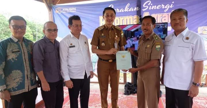 Pj Bupati Muarojambi Hadiri Gerakan Sinergi Reforma Agraria di Desa Tangkit