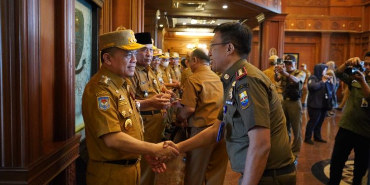 Hari Pertama Masuk Kerja, Gubernur Al Haris Gelar Halal Bihalal dengan Ratusan Pegawai Pemprov Jambi