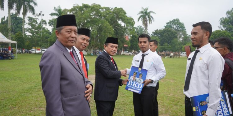 Serahkan SK 1.860 PPPK Pemprov Jambi Formasi 2023, Gubernur Al Haris: Setelah Terima SK Bersemangat dan Tunjukkan Kinerja dengan Baik 