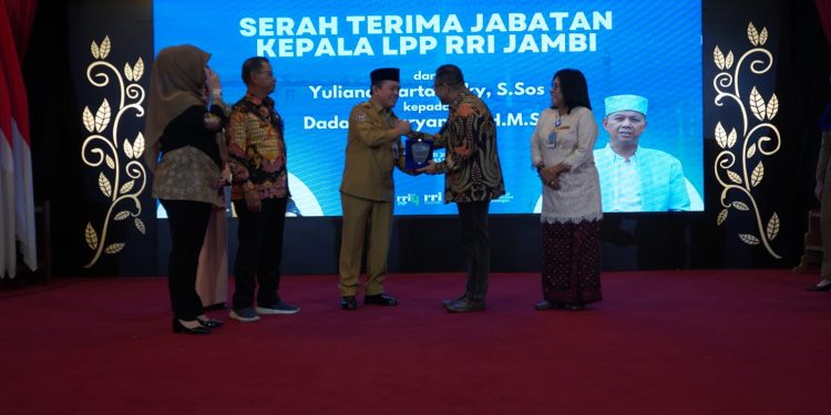Gubernur Al Haris: RRI Alat Perjuangan Pergerakan Bangsa dan Negara Indonesia