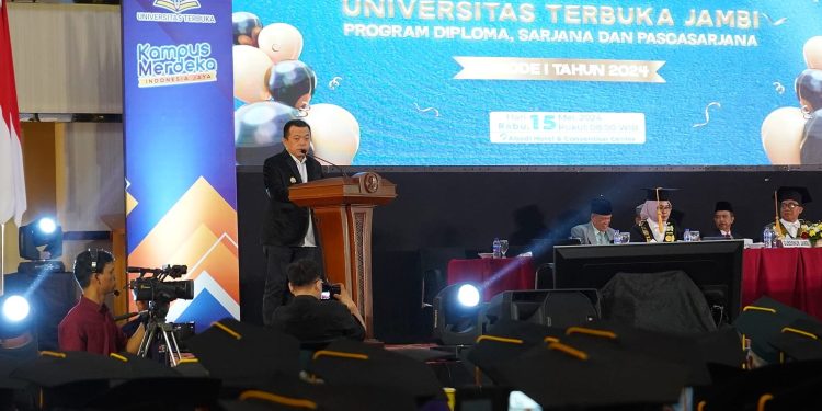 Gubernur Al Haris: UT Pelopor Pendidikan Jarak Jauh dan Merdeka Belajar