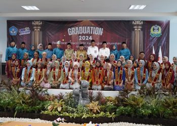 Gubernur Al Haris Motivasi Siswa/Siswi SMK Kesehatan Baiturrahim Lanjutkan Studi ke Jenjang Lebih Tinggi