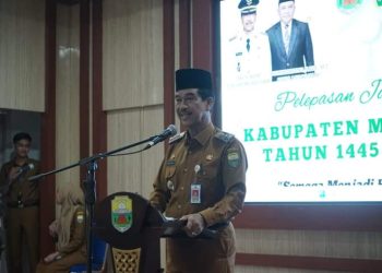 Pj Bupati R. Najmi Melepas Calon Jama’ah Haji Asal Kabupaten Muarojambi