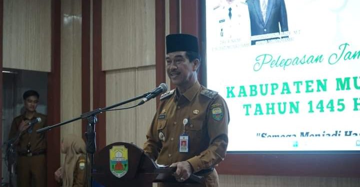 Pj Bupati R. Najmi Melepas Calon Jama’ah Haji Asal Kabupaten Muarojambi