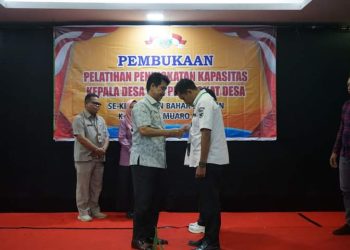 Pj Bupati R. Najmi Membuka Pelatihan Peningkatan Kapasitas Kepala Desa se-Kecamatan Bahar Selatan