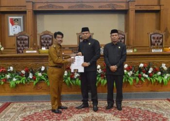 Pj Bupati Raden Najmi Menghadiri Rapat DPRD Kabupaten Muarojambi