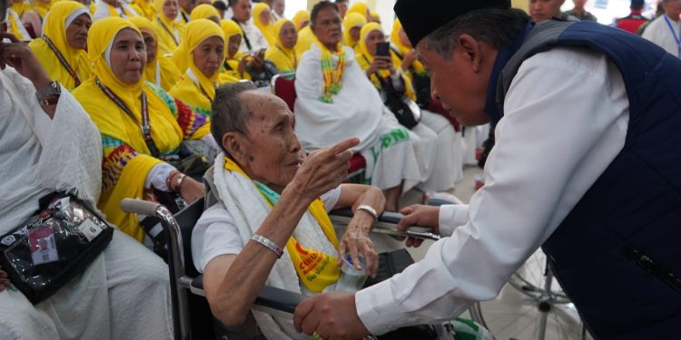 Wagub Sani Lepas JCH Kloter 22 dengan Jumlah Jemaah 450 Orang