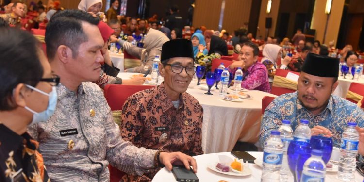 Wakil Bupati Batanghari Bakhtiar Hadiri Acara Temu Kerja Tim Percepatan Penurunan Stanting