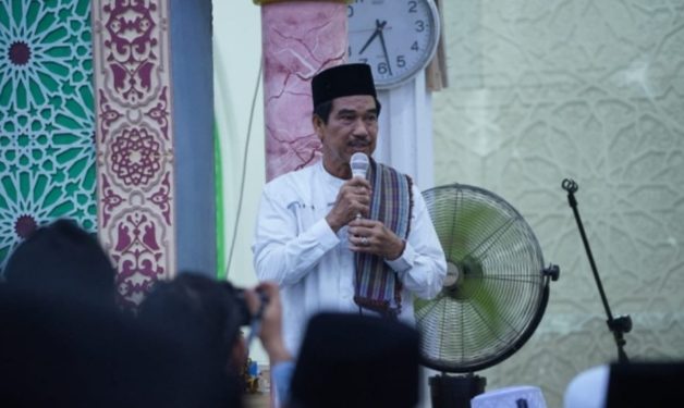Pj Bupati Raden Najmi Sholat Idul Adha 1445 H di Masjid Istiqomah Sekernan