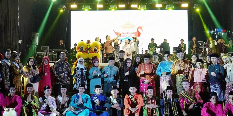 Gubernur Al Haris Buka Festival Batanghari, Dorong Pertumbuhan Ekonomi Daerah, Mengangkat Hasanah Budaya Jambi