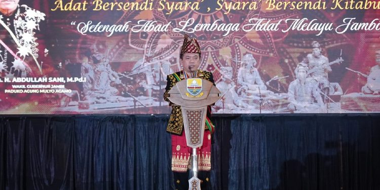 Gubernur Al Haris Apresiasi Peran Tokoh Adat Bagi Perkembangan LAM