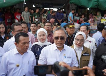 Gubernur Jambi Al Haris Dampingi Menteri Perdagangan Zulhas Tinjau Pasar Talang Banjar Kota Jambi