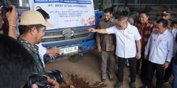 Gubernur Al Haris Dampingi Mendag Zulhas Lepas Ekspor Pinang Jambi ke Arab Saudi dan Bangladesh