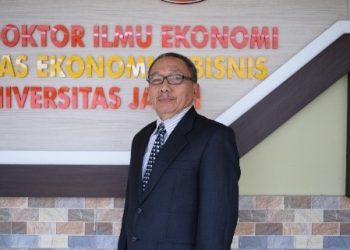 Prof. Johannes Tenaga Ahli Gubernur Jambi Bidang Ekonomi/ist