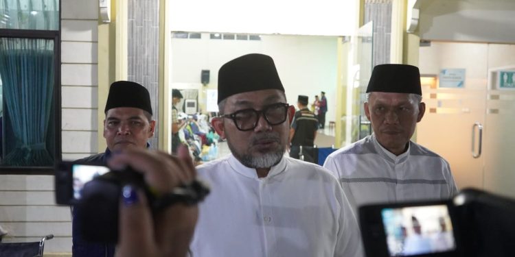 Sambut Kepulangan 446 Jemaah Haji Jambi Kloter 25, Sekda Sudirman: Tingkatkan Keimanan dan Ketaqwaan