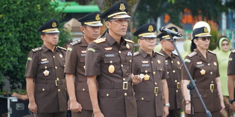 Kepala Kejaksaan Tinggi Jambi Pimpin Upacara Ziarah di Taman Makam Pahlawan
