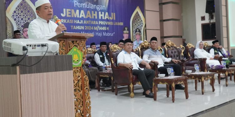 Gubernur Al Haris Sambut Kepulangan 444 Jemaah Haji Jambi Kloter 27, Sampaikan Terima Kasih Kepada Petugas Haji Yang Mendampingi