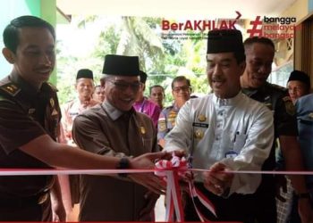 Pj Bupati Raden Najmi Meresmikan Gerai Datuk Kader Plus 