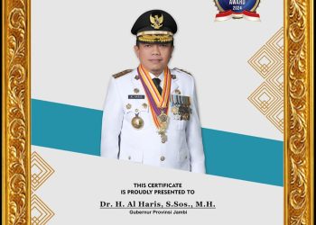Gubernur Al Haris Raih Penghargaan Top GPR Figure Award 2024
