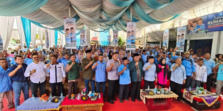 Al Haris dan Abdullah Sani Kompak Hadiri Pelantikan Tim Pemenangan Haris-Sani Tanjab Timur