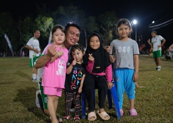 Lapangan Sepakbola Diberi Penerangan, Warga Sridadi Berterima Kasih Kepada Bupati Fadhil 