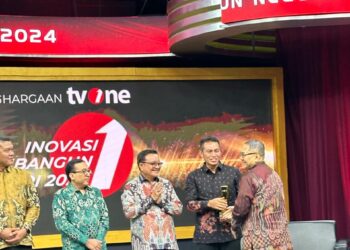 TV One Beri Penghargaan Bupati Fadhil Arif Inovasi Bangun Negeri 
