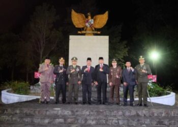 Ketua DPRD Muarojambi Hadiri Malam Renungan Suci di Taman Makam Pahlawan Bukit Kusuma Bhakti 