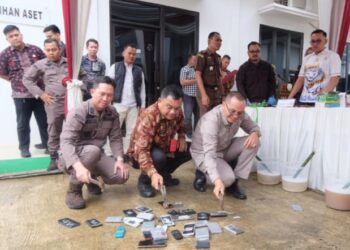 Sekda Budhi Hadiri Pemusnahan Barang Bukti Kejari Muaro Jambi