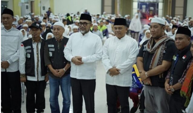 Sekda Budhi Hartono Sambut Kepulangan Jamaah Haji Asal Kabupaten Muaro Jambi