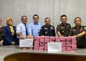 Kejaksaan Negeri Jambi menerima titipan uang pengganti dari 2 Terdakwa Akuisisi PT. MAJI oleh PTPN VI Tahun 2012