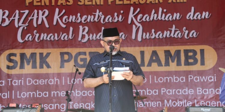 Pjs. Gubernur Sudirman Serahkan Anugerah Penghargaan Produktivitas Siddhakarya Tingkat Provinsi Jambi