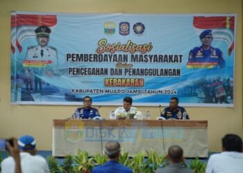 Pj Bupati Muaro Jambi Membuka Sosialisasi Pemberdayaan Masyarakat Pencegahan dan Penanggulangan Kebakaran