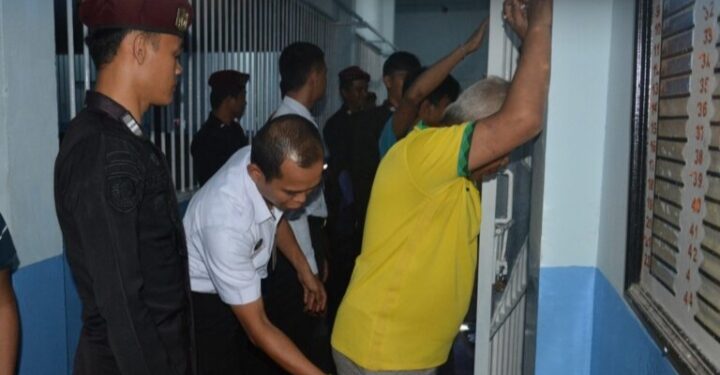 Jalankan Program Akselerasi Menteri Imigrasi dan Pemasyarakatan, Lapas Sabak Gelar Razia dan Tes Urine Warga Binaan