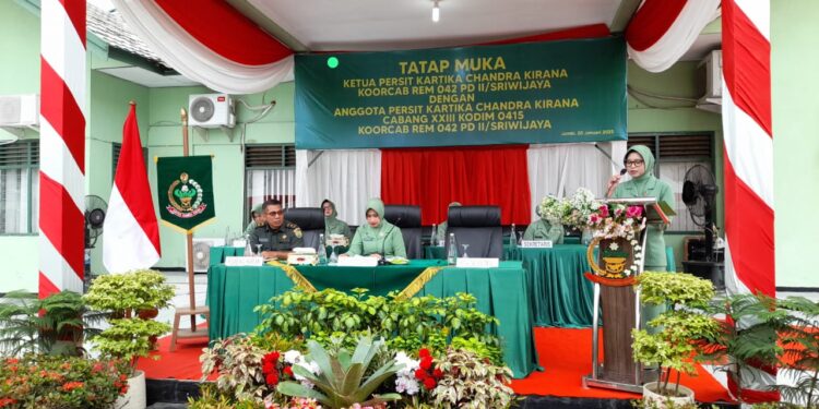 Ketua Persit Koorcab Rem 042/Gapu Tegaskan Pentingnya Peran Istri dalam Mendukung Tugas Suami