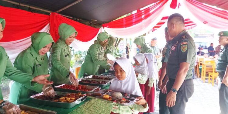 Kodim 0415/Jambi Gelar Program Dapur Masuk Sekolah di SD Kartika II-4 untuk Cegah Stunting
