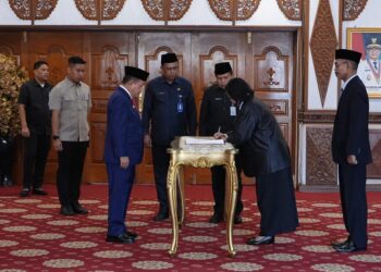 Lantik Kepala Sekolah dan Pejabat Fungsional, Gubernur Al Haris Dorong Maksimalkan Program Pengembangan SDM