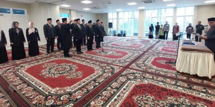 Prof Kasful Anwar Lantik Wakil Rektor, Dekan dan Pejabat UIN STS Jambi