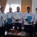 Ketua Pengadilan Agama Sengeti Serahkan  SK Mediator Non Hakim